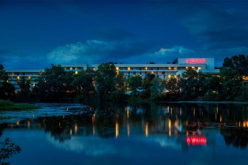 Фотография гостиницы Boston Marriott Newton