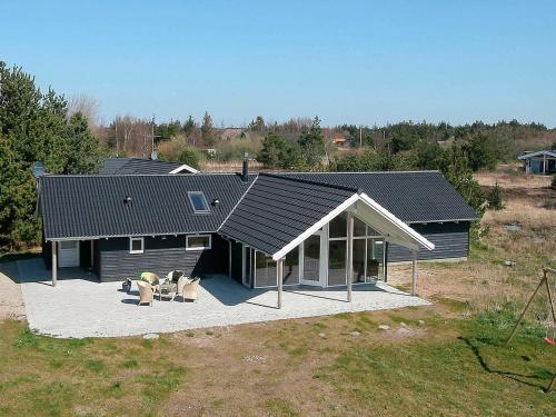 Фотография гостевого дома Four-Bedroom Holiday home in Rømø 2