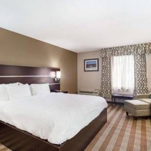 Фотографии гостиницы 
            Clarion Inn & Suites Stroudsburg - Poconos