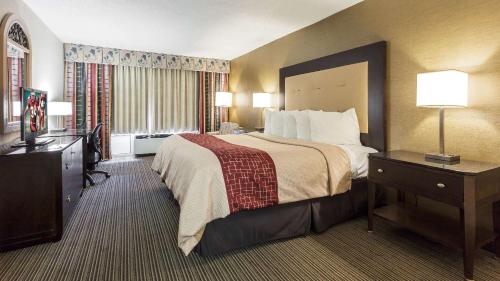 Фотография мини отеля Red Roof Inn & Suites Dekalb