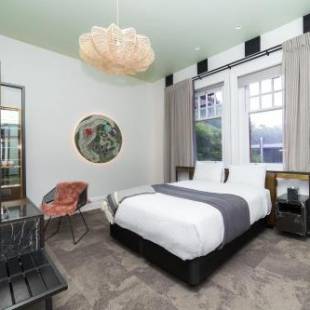 Фотографии гостиницы 
            Clarence Boutique Hotel