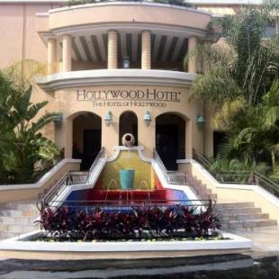 Фотографии гостиницы 
            Hollywood Hotel - The Hotel of Hollywood Near Universal Studios