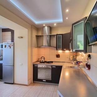 Фотография квартиры Квартира Трехкомнатная в центре Ромашки