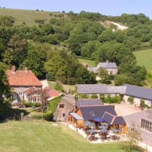 Фотографии базы отдыха
The Garlic Farm