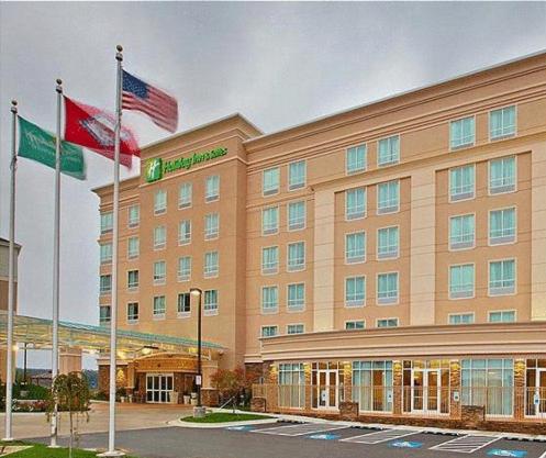 Фотография гостиницы Holiday Inn and Suites Rogers at Pinnacle Hills, an IHG Hotel