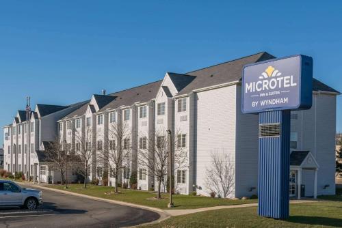 Фотография гостиницы Microtel Inn & Suites by Wyndham Rochester North Mayo Clinic