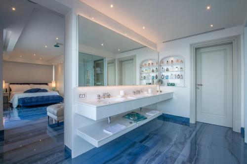 Фотография гостиницы Hotel Grotta Palazzese