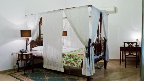 Фотография гостиницы Neemrana's - Deo Bagh