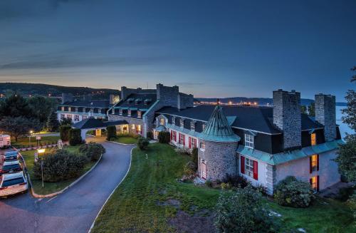 Фотография гостиницы Hôtel le Manoir Baie-Comeau