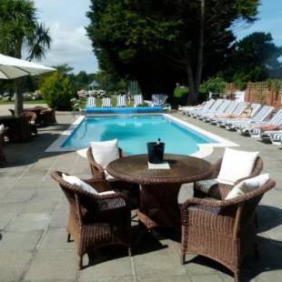 Фотографии гостиницы
Beachcombers Hotel