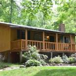 Фотография гостевого дома Panther Creek Cabins
