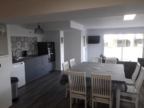 Фотография гостевого дома Gîte du marié à 7mn du puy du F0U