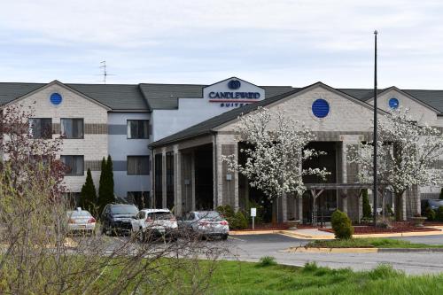 Фотография гостиницы Candlewood Suites Grand Rapids Airport, an IHG Hotel