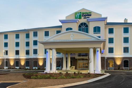 Фотография гостиницы Holiday Inn Express & Suites Aiken, an IHG Hotel