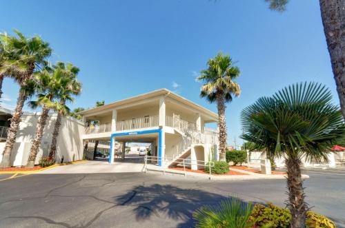 Фотография гостиницы Motel 6-Destin, FL
