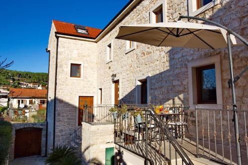 Фотография гостевого дома Apartments with a parking space Jelsa, Hvar - 8713