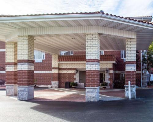 Фотография гостиницы Comfort Suites Airport