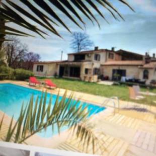 Фотографии гостевого дома
Mas du tilleul