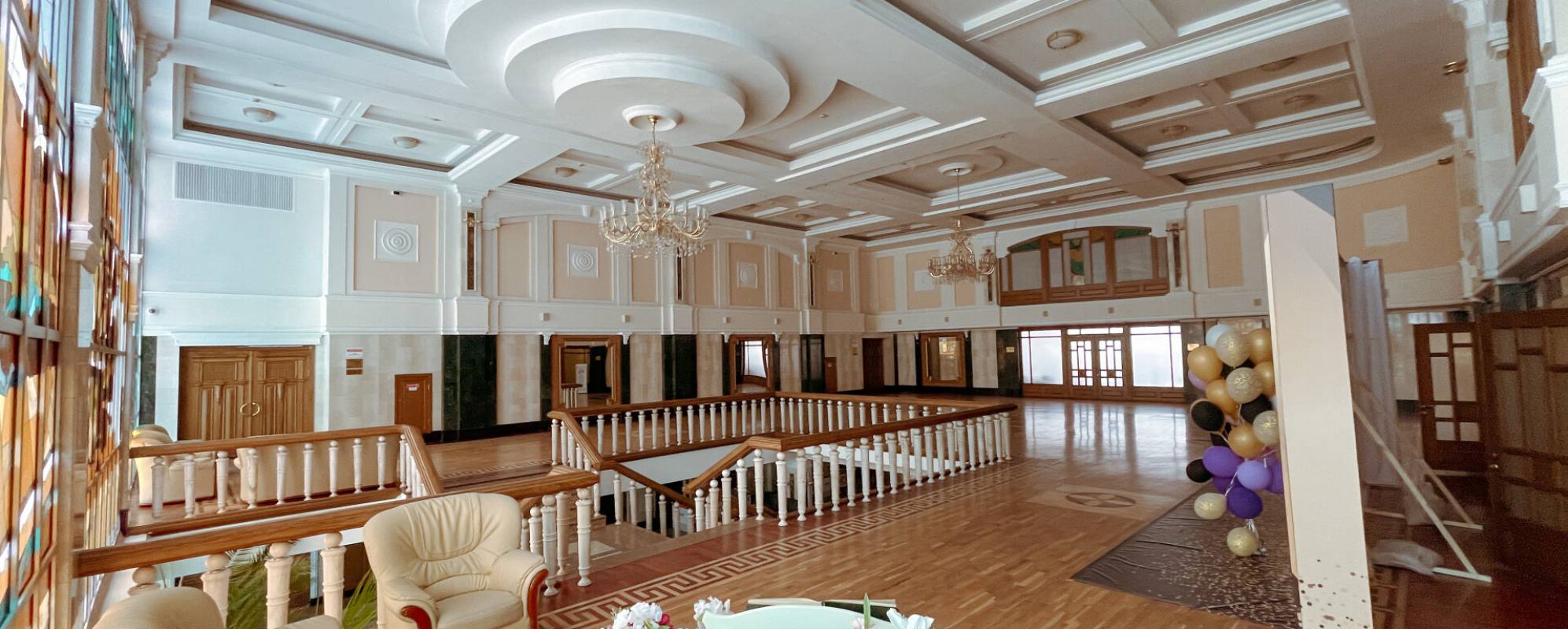 Фотографии фойе ДК Железнодорожников Фойе второго этажа