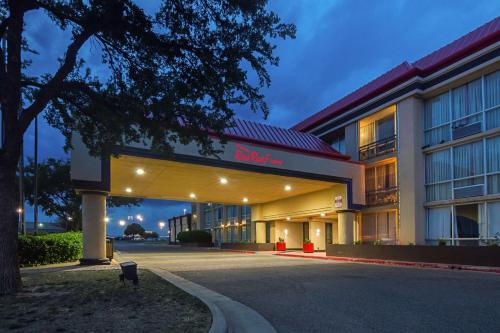 Фотография мини отеля Red Roof Inn & Conference Center Lubbock