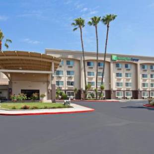 Фотографии гостиницы
Holiday Inn Express Colton, an IHG Hotel