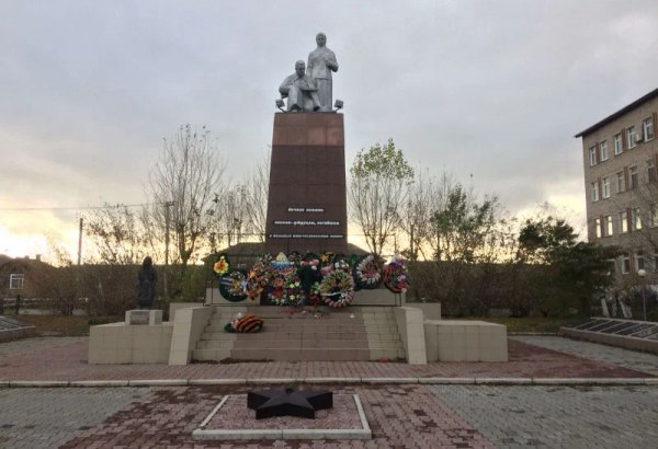 Фотография памятника Памятник Скорбящая мать