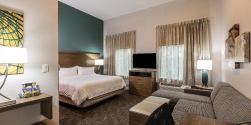 Фотография гостиницы Staybridge Suites Florence - Cincinnati South, an IHG Hotel
