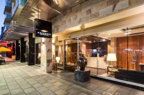 Фотография гостиницы Majestic Roof Garden Hotel