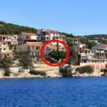 Фотография гостевого дома Apartments by the sea Vinisce, Trogir - 8659