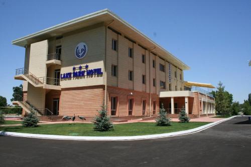 Фотография гостиницы LAKE PARK