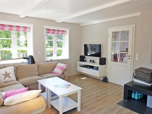 Фотография гостевого дома Haus Strandweg 8 Friesenhaushälfte *Steuerbord*