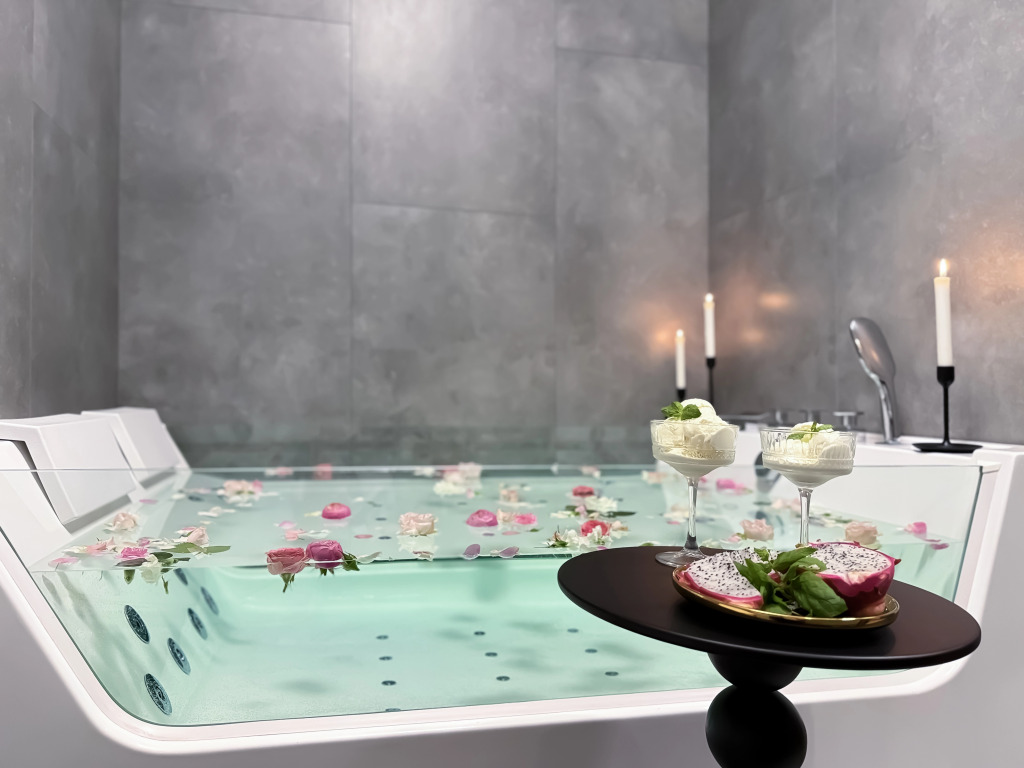 Фотография квартиры Квартира Эксклюзивный лофт с джакузи на двоих + TV