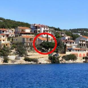 Фотографии гостевого дома 
            Apartments by the sea Vinisce, Trogir - 8659