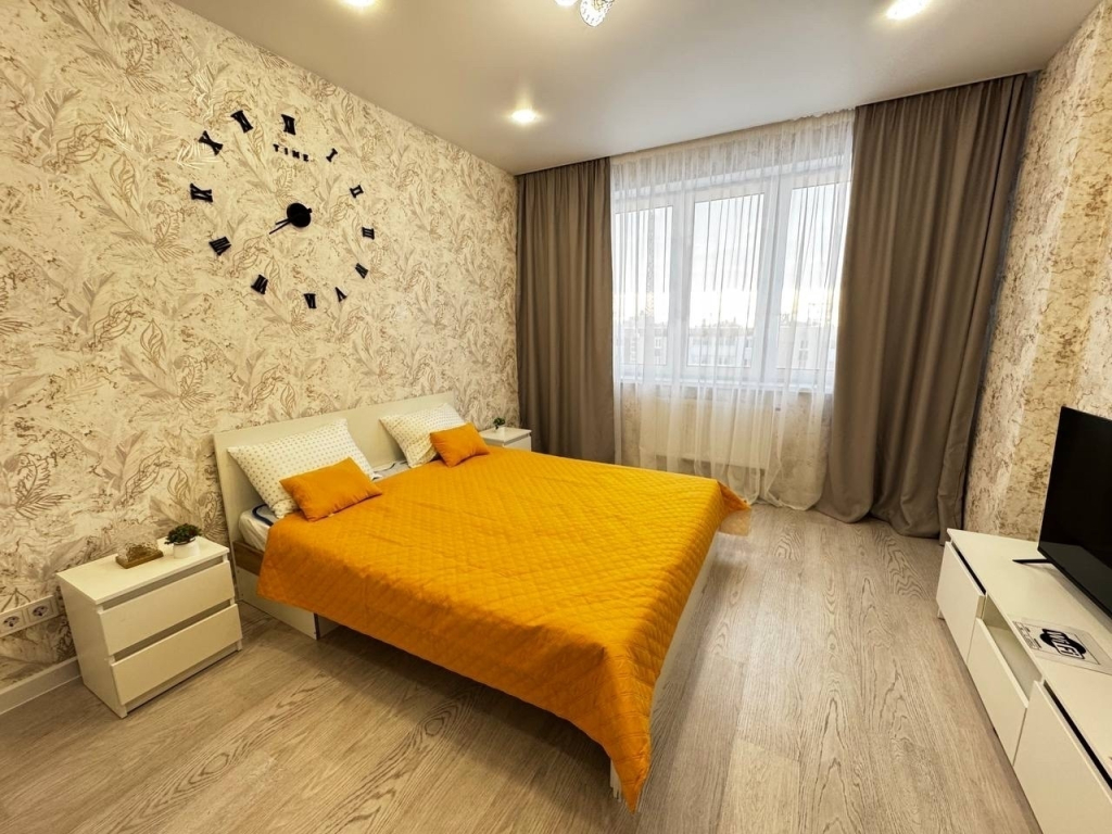 Фотография квартиры жёлтая просторная в Твери Квартира