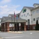 Фотография гостиницы Holiday Inn Express & Suites Charlottesville - Ruckersville, an IHG Hotel