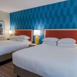 Фотография гостиницы Howard Johnson by Wyndham Anaheim Hotel & Water Playground