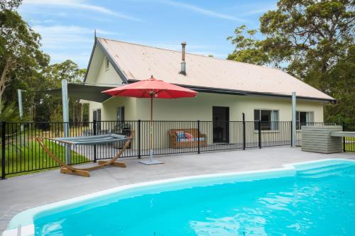 Фотографии гостевого дома 
            Bush Retreat With Private Pool