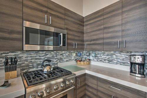 Фотография гостевого дома Modern Mountain-View Townhome Less Than 7 Mi to Ski Resorts