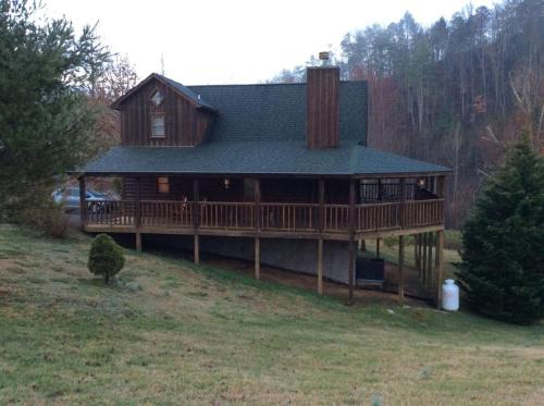 Фотография гостевого дома Hibernation Station cabin