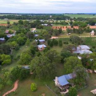 Фотографии гостиницы 
            Barons CreekSide Resort