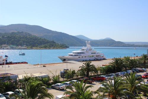 Фотография апарт отеля Rouchotas Apartments