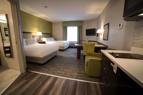 Фотография гостиницы Candlewood Suites West Edmonton - Mall Area, an IHG Hotel