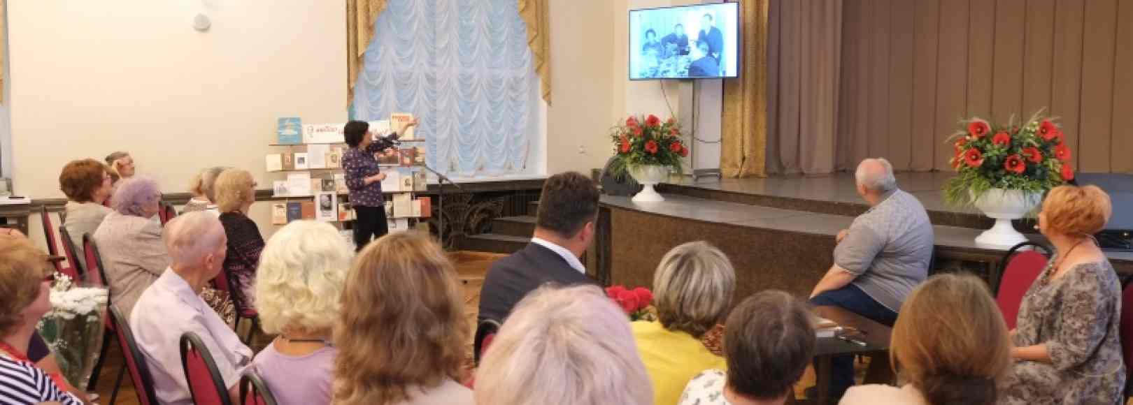 Фотография концертного зала Малый зал ДК Химик им. Н. И. Докторова