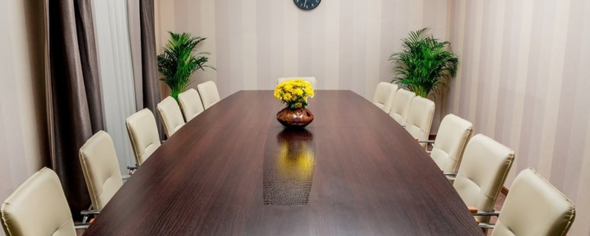 Фотографии конференц-зала Зал совещаний