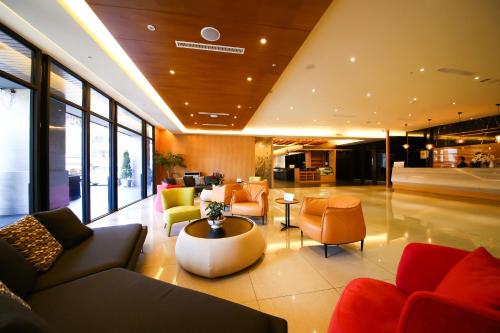 Фотография гостиницы Chateau-Rich Hotel