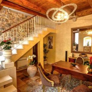 Фотографии мини отеля
Dominus Little Palace