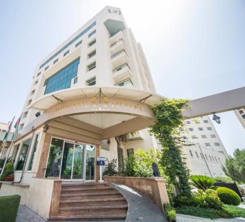 Фотография гостиницы Bristol Hotel