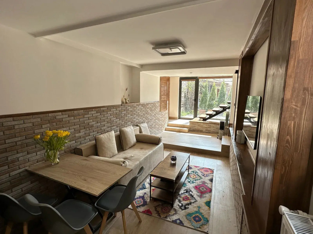 Фотография Коттеджа Частный дом Cozy home with garden very near to center