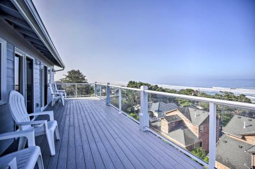 Фотография гостевого дома Ocean-View Lincoln City Retreat with 3 Viewing Decks