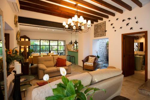 Фотография гостевого дома Camp de Sa Mar. Old rehabbed fisherman’s house